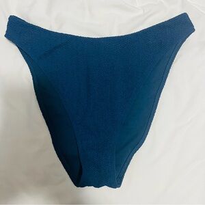 Mid-Rise High-Leg Moderate Bottom